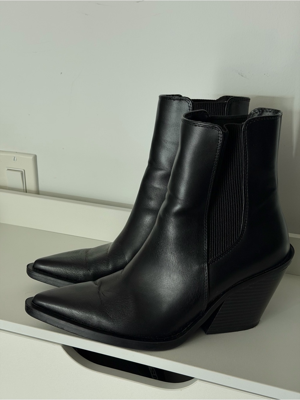 Zara Black Pointed-Toe Wedge Chelsea Ankle Boots 7 (38)